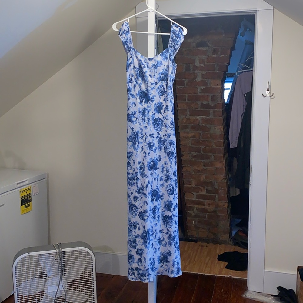 ABERCROMBIE & FITCH BLUE FLORAL